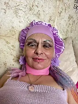 Snapshot of Gardener_of_Illusions chatting on 03/14/25, 08:28 Gardener of Illusions online show from 03/14/25, 08:28