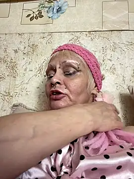 Snapshot of Gardener_of_Illusions chatting on 03/18/25, 12:49 Gardener of Illusions online show from 03/18/25, 12:49