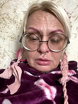 Snapshot of Gardener_of_Illusions chatting on 10/08/25, 12:52 Gardener of Illusions online show from 10/08/25, 12:52