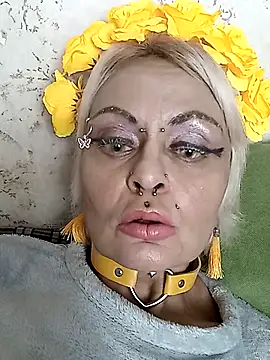 Snapshot of Gardener_of_Illusions chatting on 10/18/25, 03:20 Gardener of Illusions online show from 10/18/25, 03:20