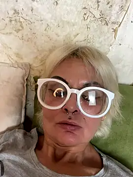 Snapshot of Gardener_of_Illusions chatting on 10/30/25, 10:10 Gardener of Illusions online show from 10/30/25, 10:10