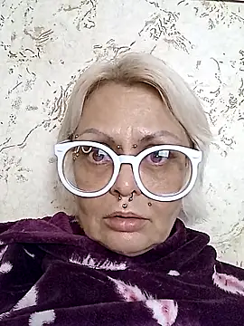 Gardener of Illusions online show from 11/18/25, 04:11