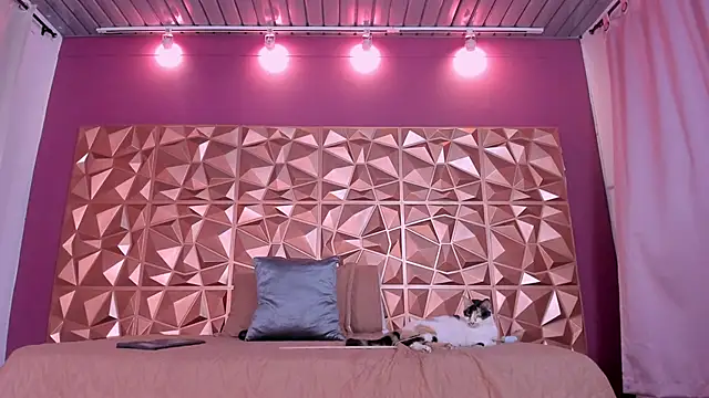 Snapshot of keendaall chatting on 12/23/24, 01:56 keendaall online show from 12/23/24, 01:56