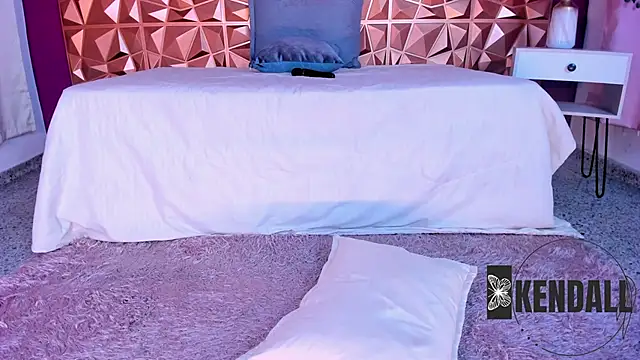 Snapshot of keendaall chatting on 12/24/24, 04:19 keendaall online show from 12/24/24, 04:19