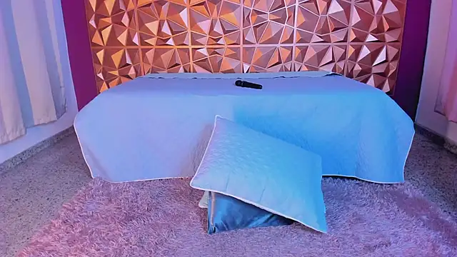 Snapshot of keendaall chatting on 12/31/24, 05:11 keendaall online show from 12/31/24, 05:11