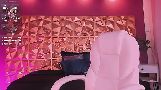 Snapshot of keendaall chatting on 02/14/25, 07:44 keendaall online show from 02/14/25, 07:44