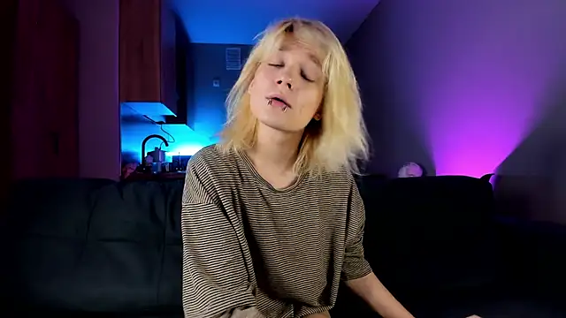 Snapshot of Gregory_Byyrd chatting on 12/01/24, 07:36 Gregory Byyrd online show from 12/01/24, 07:36