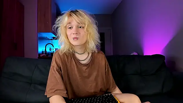 Snapshot of Gregory_Byyrd chatting on 12/03/24, 07:11 Gregory Byyrd online show from 12/03/24, 07:11