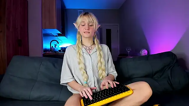 Snapshot of Gregory_Byyrd chatting on 12/10/24, 07:11 Gregory Byyrd online show from 12/10/24, 07:11