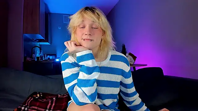 Snapshot of Gregory_Byyrd chatting on 12/24/24, 07:22 Gregory Byyrd online show from 12/24/24, 07:22