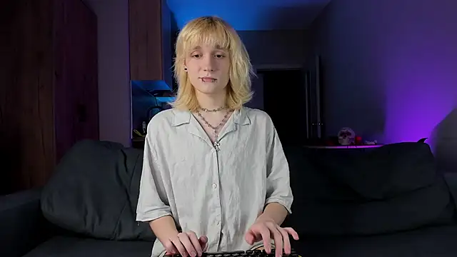 Snapshot of Gregory_Byyrd chatting on 03/08/25, 04:12 Gregory Byyrd online show from 03/08/25, 04:12