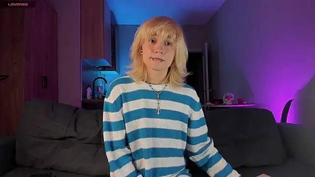 Snapshot of Gregory_Byyrd chatting on 03/16/25, 07:17 Gregory Byyrd online show from 03/16/25, 07:17