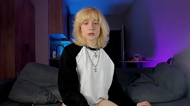 Snapshot of Gregory_Byyrd chatting on 03/18/25, 07:20 Gregory Byyrd online show from 03/18/25, 07:20