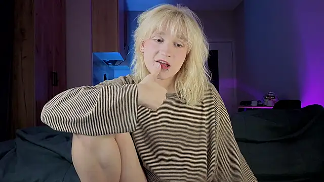 Snapshot of Gregory_Byyrd chatting on 09/14/25, 09:14 Gregory Byyrd online show from 09/14/25, 09:14