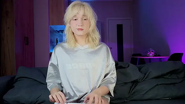 Snapshot of Gregory_Byyrd chatting on 09/18/25, 08:44 Gregory Byyrd online show from 09/18/25, 08:44