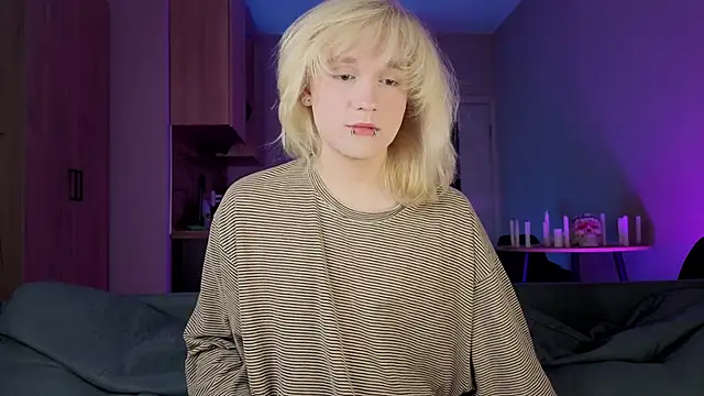 Snapshot of Gregory_Byyrd chatting on 10/24/25, 08:38 Gregory Byyrd online show from 10/24/25, 08:38