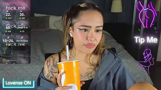 Snapshot of baby__kim chatting on 11/12/25, 08:19 baby kim online show from 11/12/25, 08:19