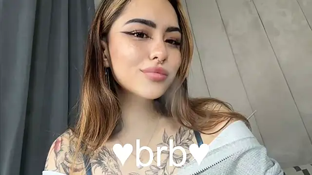 Snapshot of baby__kim chatting on 11/19/25, 07:14 baby kim online show from 11/19/25, 07:14