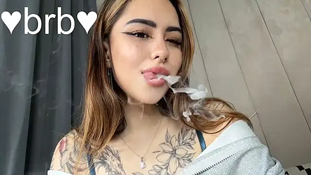 Snapshot of baby__kim chatting on 11/23/25, 04:45 baby kim online show from 11/23/25, 04:45