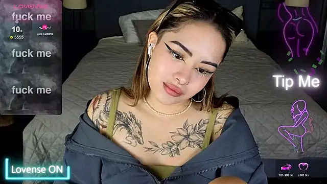 Snapshot of baby__kim chatting on 11/30/25, 05:22 baby kim online show from 11/30/25, 05:22