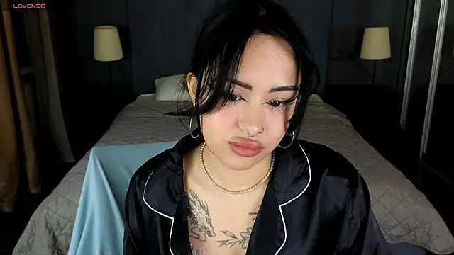 Snapshot of baby__kim chatting on 12/13/25, 08:04 baby kim online show from 12/13/25, 08:04