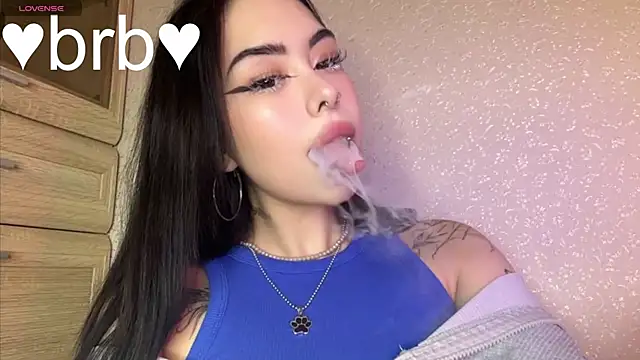 Snapshot of baby__kim chatting on 04/20/26, 05:10 baby kim online show from 04/20/26, 05:10