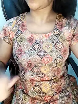 Snapshot of Tapur- chatting on 11/09/25, 02:37 Tapur- online show from 11/09/25, 02:37