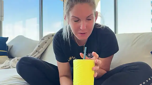 Snapshot of Graciemae_baexx chatting on 03/08/25, 03:45 Graciemae baexx online show from 03/08/25, 03:45