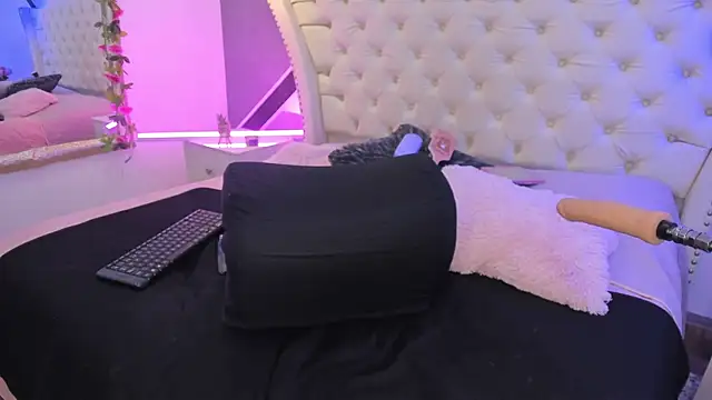 Snapshot of SusanPercyy chatting on 09/30/25, 10:48 SusanPercyy online show from 09/30/25, 10:48