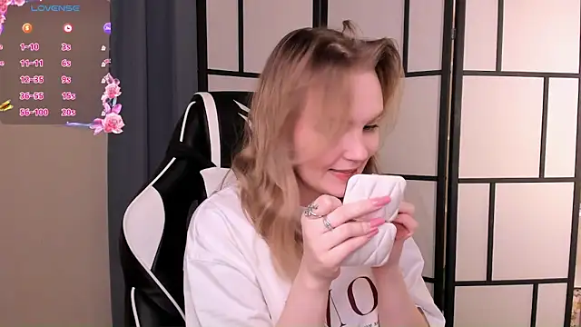 Snapshot of OraBIood chatting on 01/30/25, 07:15 OraBIood online show from 01/30/25, 07:15