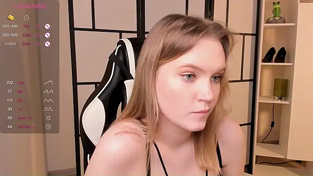 Snapshot of OraBIood chatting on 02/01/25, 10:44 OraBIood online show from 02/01/25, 10:44