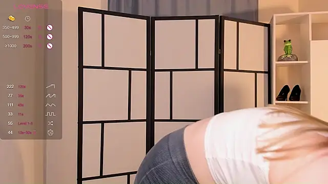 Snapshot of OraBIood chatting on 02/02/25, 01:45 OraBIood online show from 02/02/25, 01:45