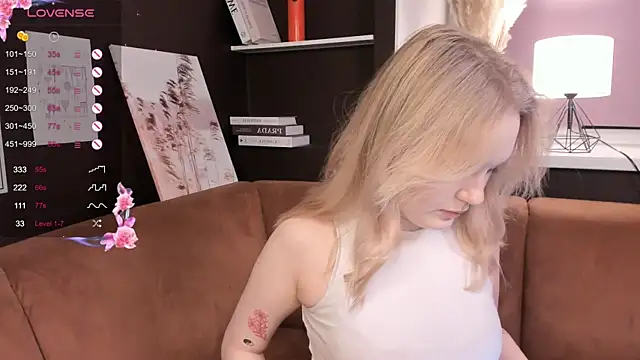 Snapshot of OraBIood chatting on 03/06/25, 07:10 OraBIood online show from 03/06/25, 07:10