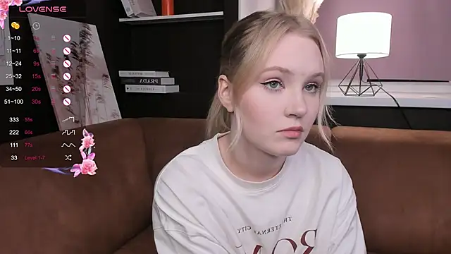 Snapshot of OraBIood chatting on 03/11/25, 10:20 OraBIood online show from 03/11/25, 10:20