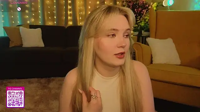 Snapshot of OraBIood chatting on 09/27/25, 07:08 OraBIood online show from 09/27/25, 07:08