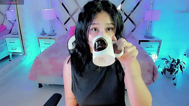 sexyy kitty18 online show from 04/11/26, 07:45