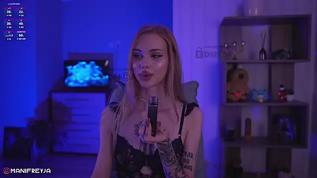 Snapshot of ManiFreyja chatting on 12/13/24, 01:15 ManiFreyja online show from 12/13/24, 01:15