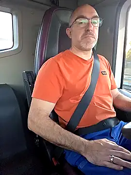 Snapshot of Crosss-23cm chatting on 11/12/25, 06:47 Crosss-23cm online show from 11/12/25, 06:47