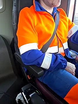 Snapshot of Crosss-23cm chatting on 03/30/26, 05:41 Crosss-23cm online show from 03/30/26, 05:41