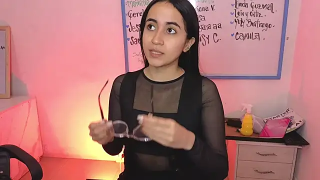 Mia Fischer online show from 03/18/26, 12:19