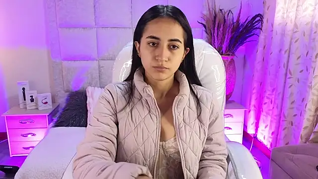 Mia Fischer online show from 04/07/26, 11:43