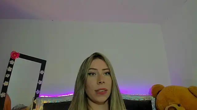 JanneKim online show from 12/25/24, 10:27