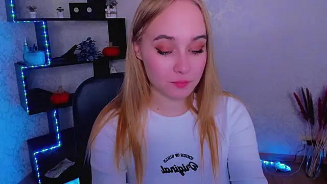 LianaBright online show from 12/14/24, 05:36