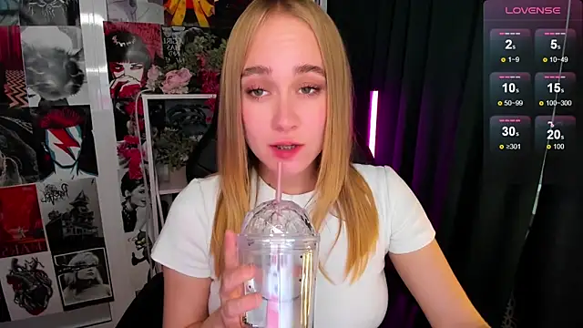 LianaBright online show from 10/09/25, 02:53