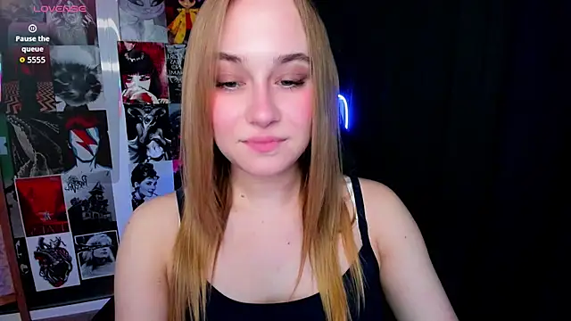 Snapshot of LianaBright chatting on 03/13/26, 02:07 LianaBright online show from 03/13/26, 02:07