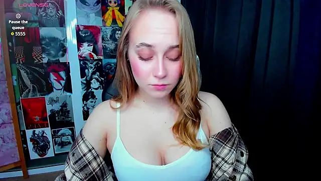 Snapshot of LianaBright chatting on 04/09/26, 04:56 LianaBright online show from 04/09/26, 04:56