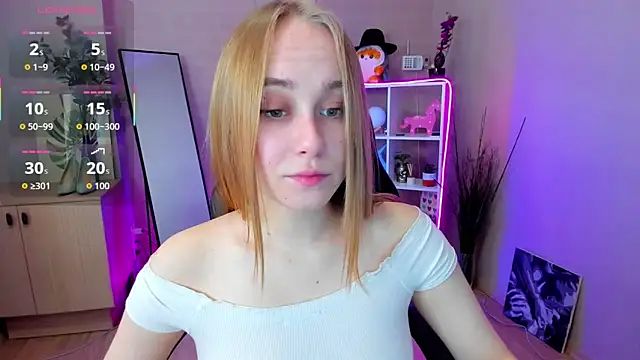 Snapshot of LianaBright chatting on 04/25/26, 02:03 LianaBright online show from 04/25/26, 02:03
