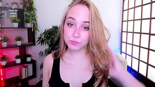 Snapshot of LianaBright chatting on 05/31/26, 01:58 LianaBright online show from 05/31/26, 01:58