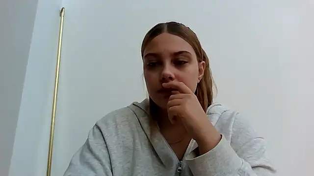 Snapshot of Krystal_Tx chatting on 09/29/25, 06:29 Krystal Tx online show from 09/29/25, 06:29