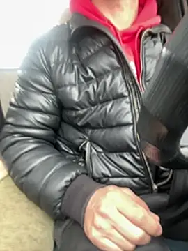 Snapshot of AlexGWoW chatting on 04/07/26, 07:09 AlexGWoW online show from 04/07/26, 07:09